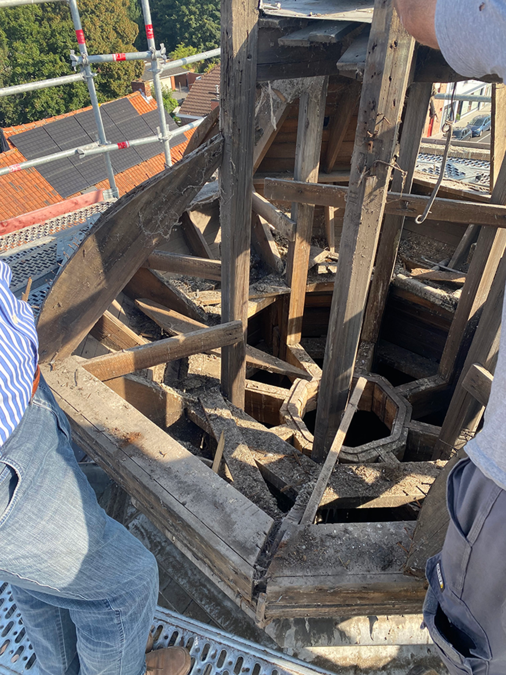 oude onderbouw torentje staand bis